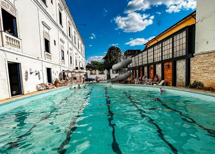 Palace De CaxambuHotel Em